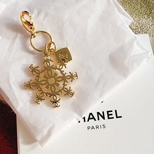 Chanel Charm Christmas VIP Gift Charm Snowflake Logo Pendant Key Gold Tone